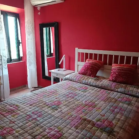 Casa Tania Pereto